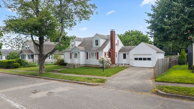 43 Rowena St, Worcester, MA 01606