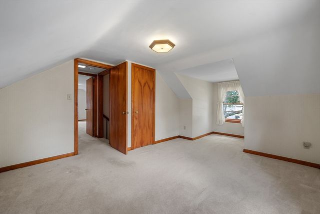 43 Rowena St, Worcester, MA 01606