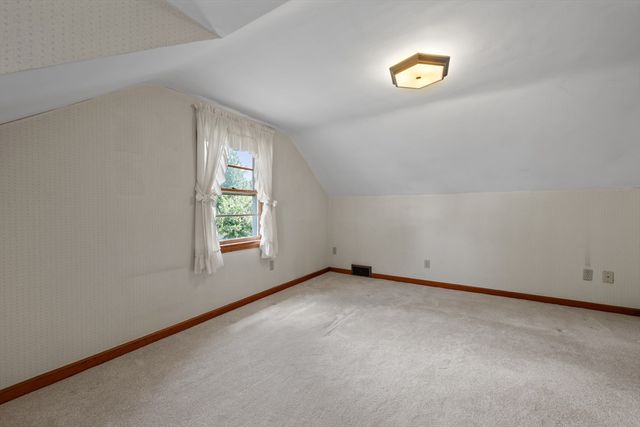 43 Rowena St, Worcester, MA 01606