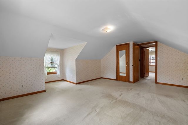 43 Rowena St, Worcester, MA 01606