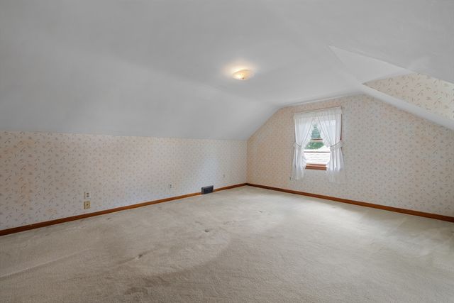 43 Rowena St, Worcester, MA 01606