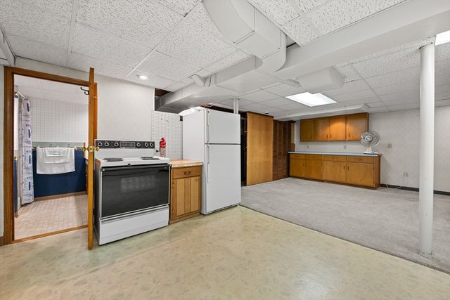 43 Rowena St, Worcester, MA 01606
