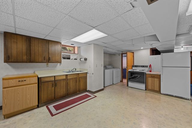 43 Rowena St, Worcester, MA 01606
