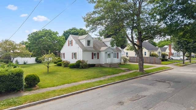 43 Rowena St, Worcester, MA 01606