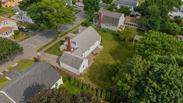 43 Rowena St, Worcester, MA 01606