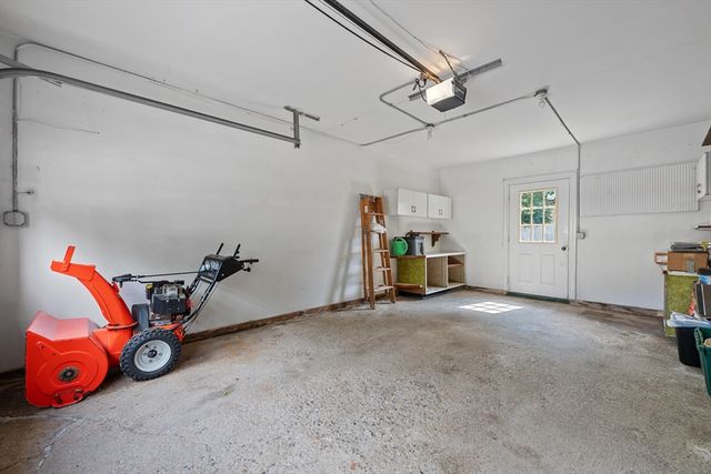 43 Rowena St, Worcester, MA 01606