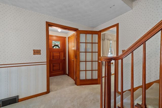 43 Rowena St, Worcester, MA 01606