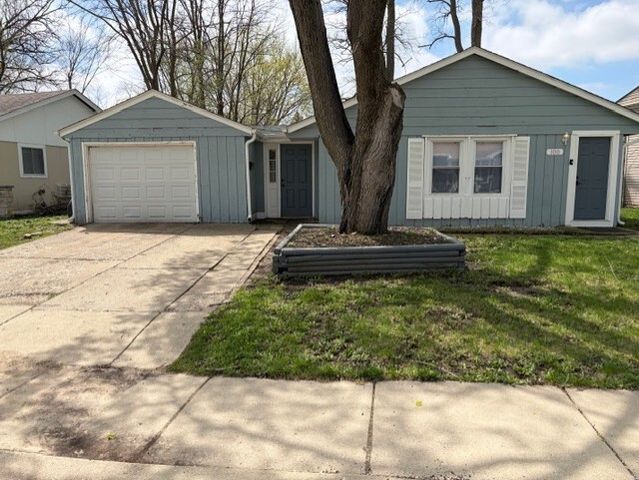 100 Hickory Drive, Carpentersville, IL 60110