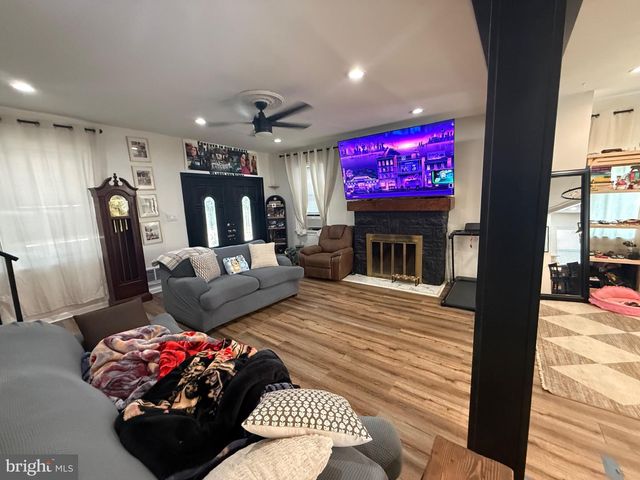 954 CHURCH LN, Lansdowne, PA 19050