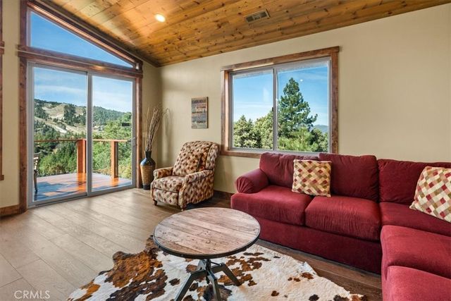 43565 Wolf, Big Bear Lake, CA 92315