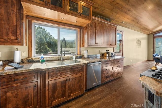 43565 Wolf, Big Bear Lake, CA 92315