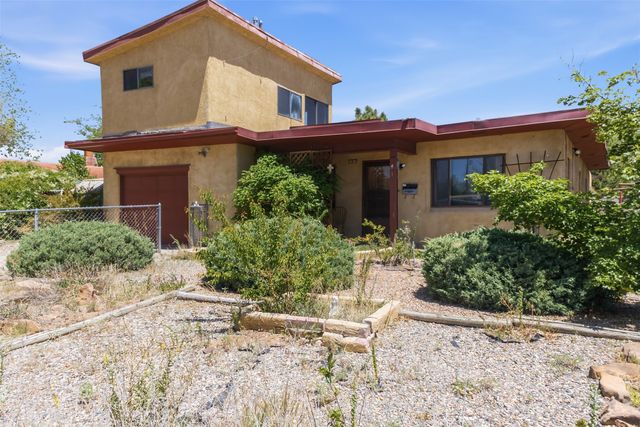 123 Placita De Oro, Santa Fe, NM 87501