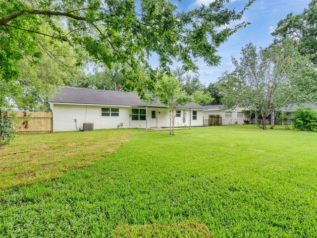 10315 Winding Trail Road, La Porte, TX 77571