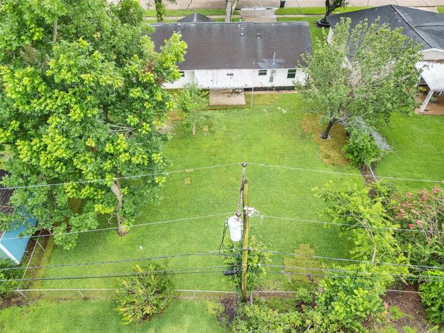 10315 Winding Trail Road, La Porte, TX 77571