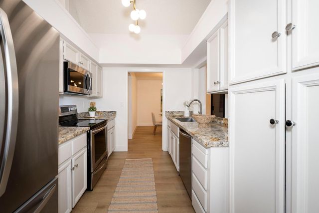 561 Thain Way, Palo Alto, CA 94306