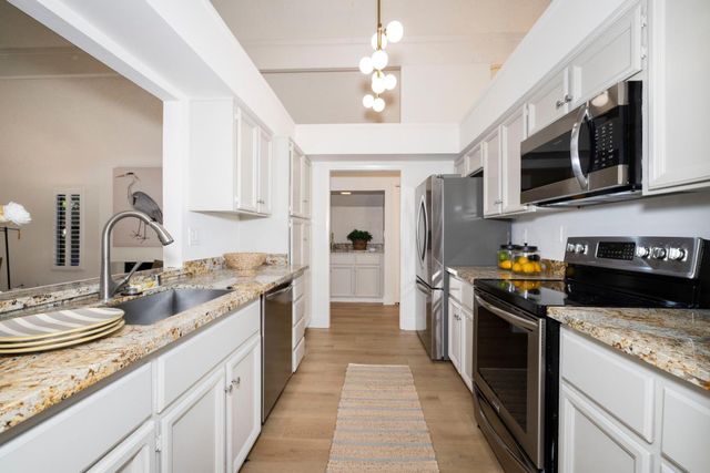 561 Thain Way, Palo Alto, CA 94306