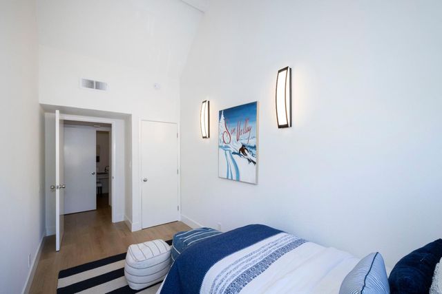561 Thain Way, Palo Alto, CA 94306