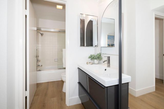 561 Thain Way, Palo Alto, CA 94306