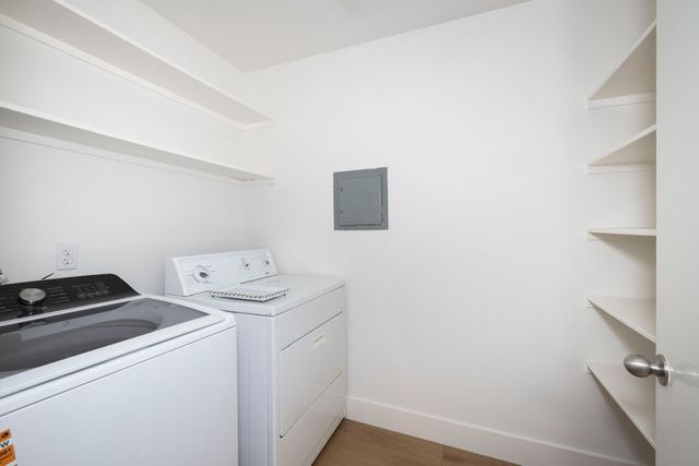 561 Thain Way, Palo Alto, CA 94306