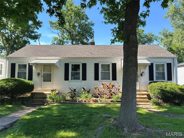 10217 Saint Katherine Lane, St Ann, MO 63074