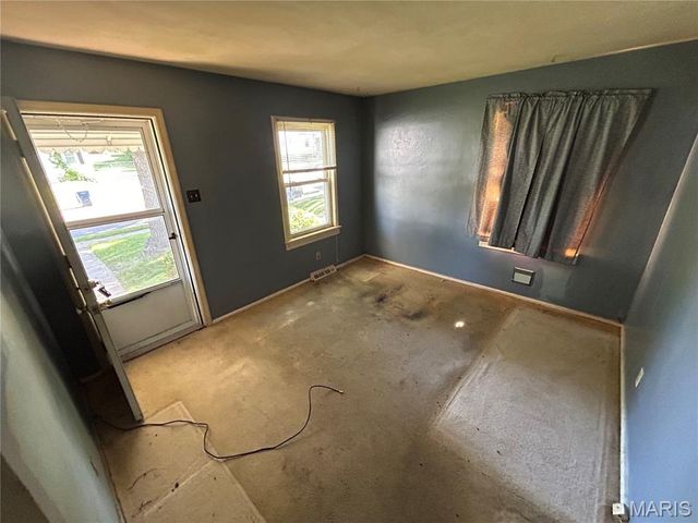 10217 Saint Katherine Lane, St Ann, MO 63074