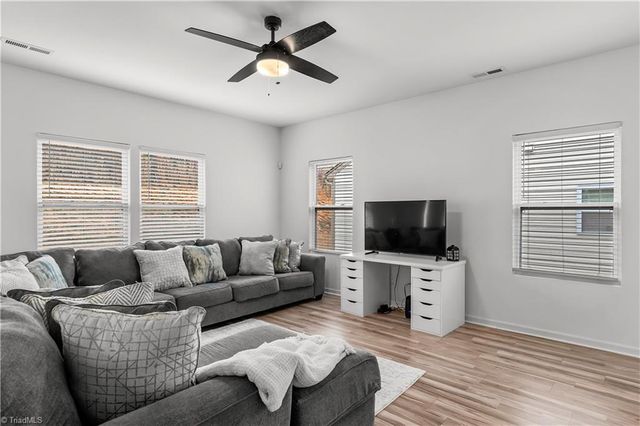 1447 Seawatch Drive, Winston-salem, NC 27127