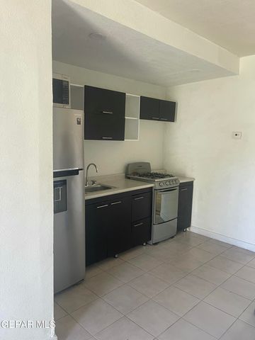 2424 Lebanon Avenue studio, El Paso, TX 79930