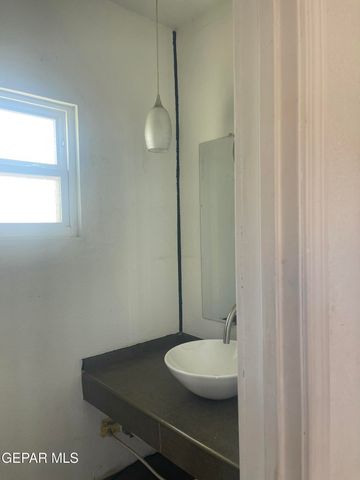 2424 Lebanon Avenue studio, El Paso, TX 79930