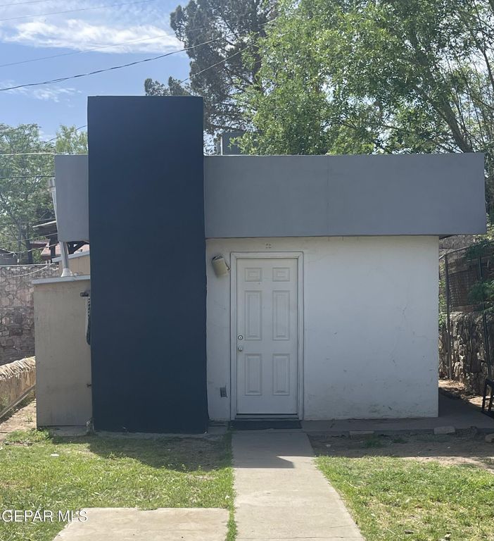 2424 Lebanon Avenue studio, El Paso, TX 79930