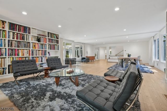 1414 Whipporwill Way, Mountainside Boro, NJ 07092