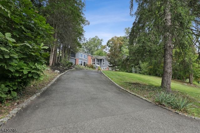 1414 Whipporwill Way, Mountainside Boro, NJ 07092