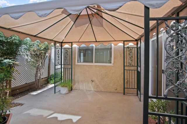 942 Sylvan Meadows Dr, Modesto, CA 95356