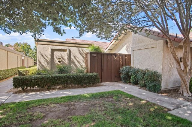 942 Sylvan Meadows Dr, Modesto, CA 95356