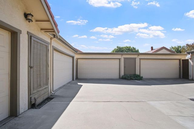 942 Sylvan Meadows Dr, Modesto, CA 95356