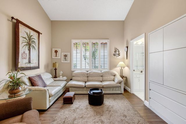 6070 Terra Mere Circle, Boynton Beach, FL 33437