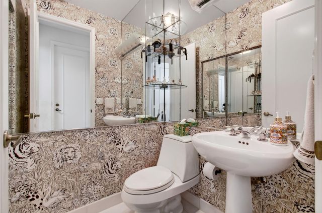 6070 Terra Mere Circle, Boynton Beach, FL 33437