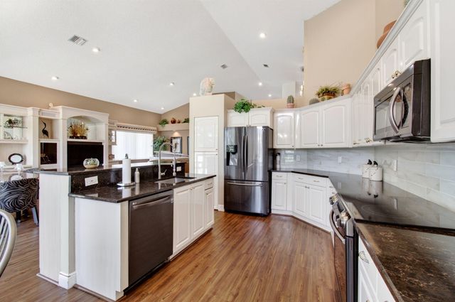 6070 Terra Mere Circle, Boynton Beach, FL 33437