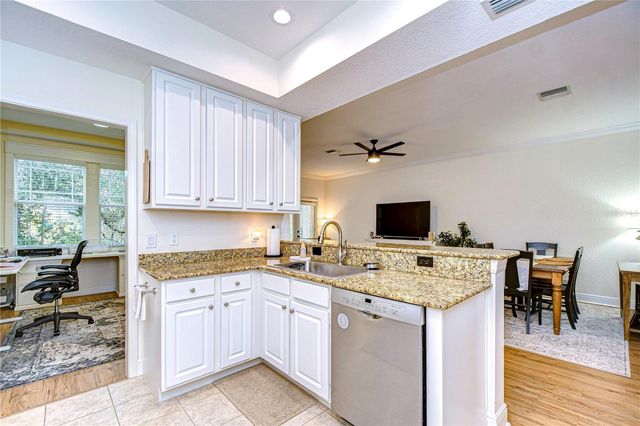 208 ELM VIEW COURT, Brandon, FL 33511