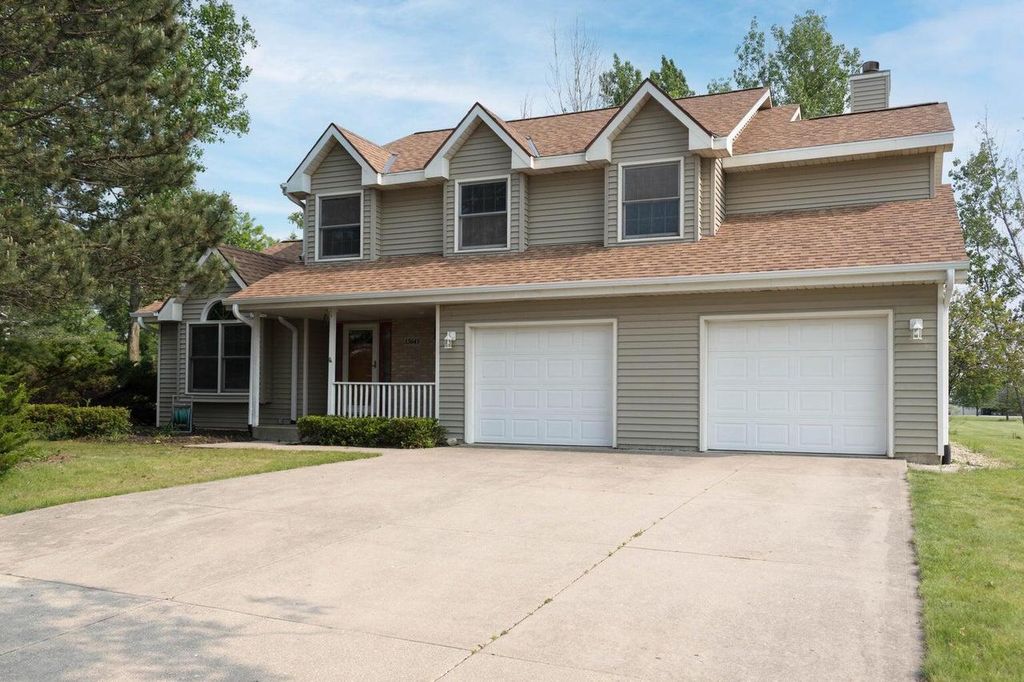13645 W Sunbury ROAD, New Berlin, WI 53151