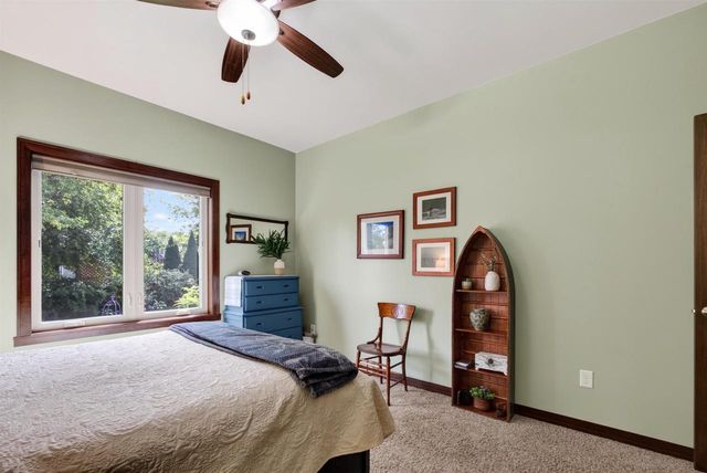 3364 COTTAGE HILL DRIVE, Green Bay, WI 54311