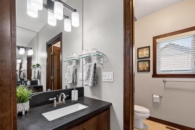 3364 COTTAGE HILL DRIVE, Green Bay, WI 54311