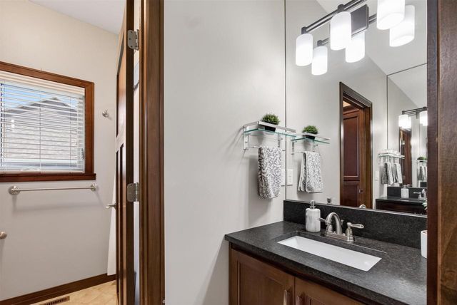 3364 COTTAGE HILL DRIVE, Green Bay, WI 54311