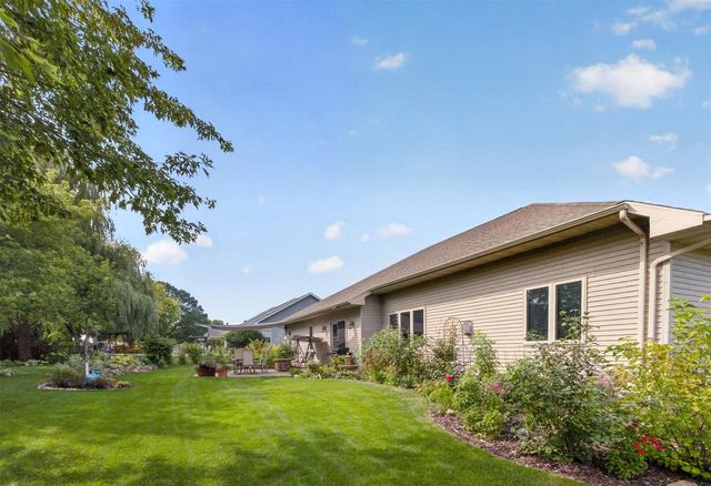 3364 COTTAGE HILL DRIVE, Green Bay, WI 54311
