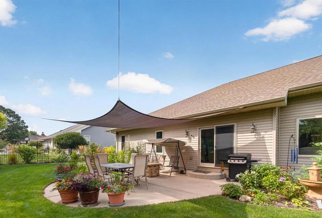 3364 COTTAGE HILL DRIVE, Green Bay, WI 54311