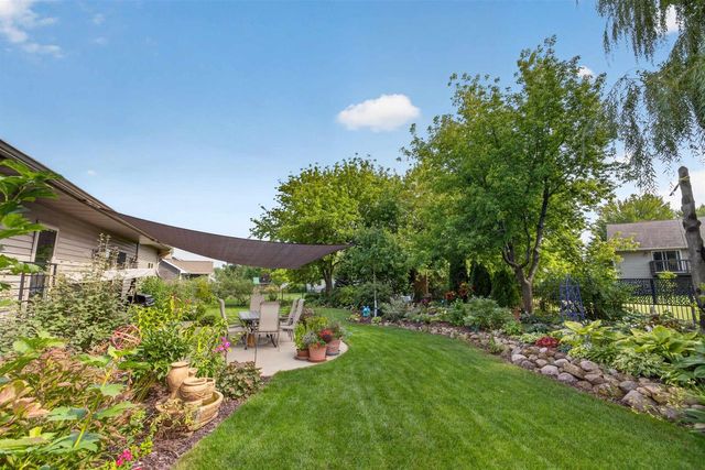 3364 COTTAGE HILL DRIVE, Green Bay, WI 54311