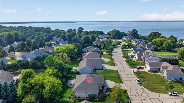 3364 COTTAGE HILL DRIVE, Green Bay, WI 54311