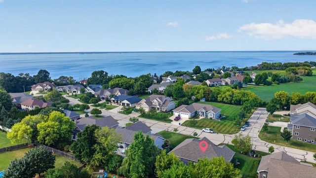 3364 COTTAGE HILL DRIVE, Green Bay, WI 54311