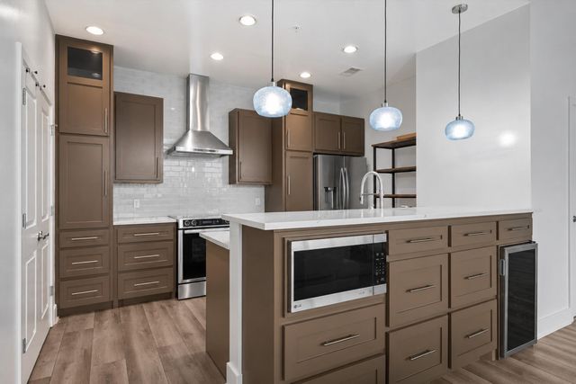 5925 Almeda Road 12904, Houston, TX 77004