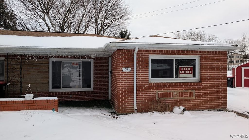 25 Cadet Circle, Lancaster, NY 14086