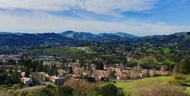 651 Moraga Rd 12, Moraga, CA 94556